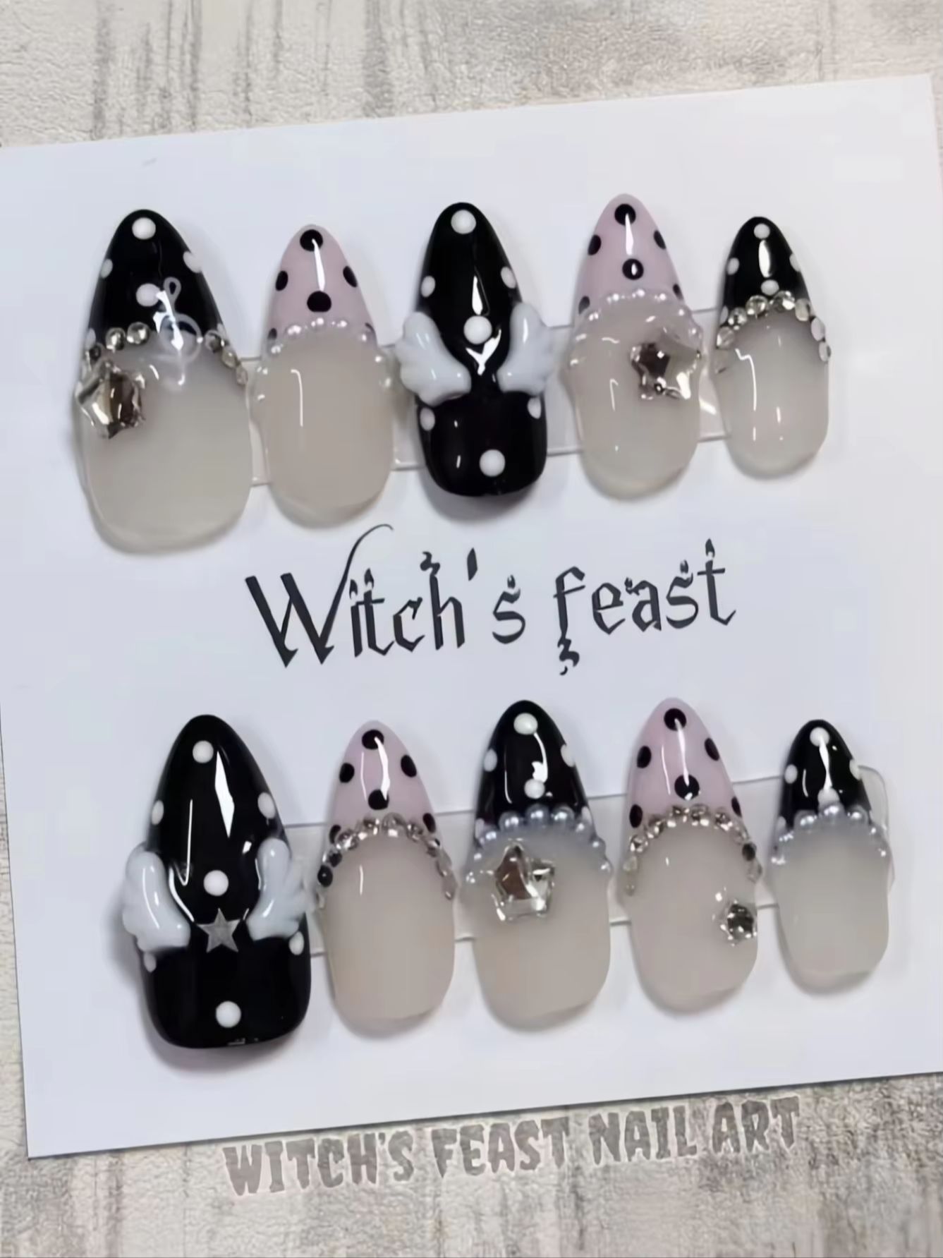 10-Piece Set of Black Polka Do - Nail Art Natural recension och pris
